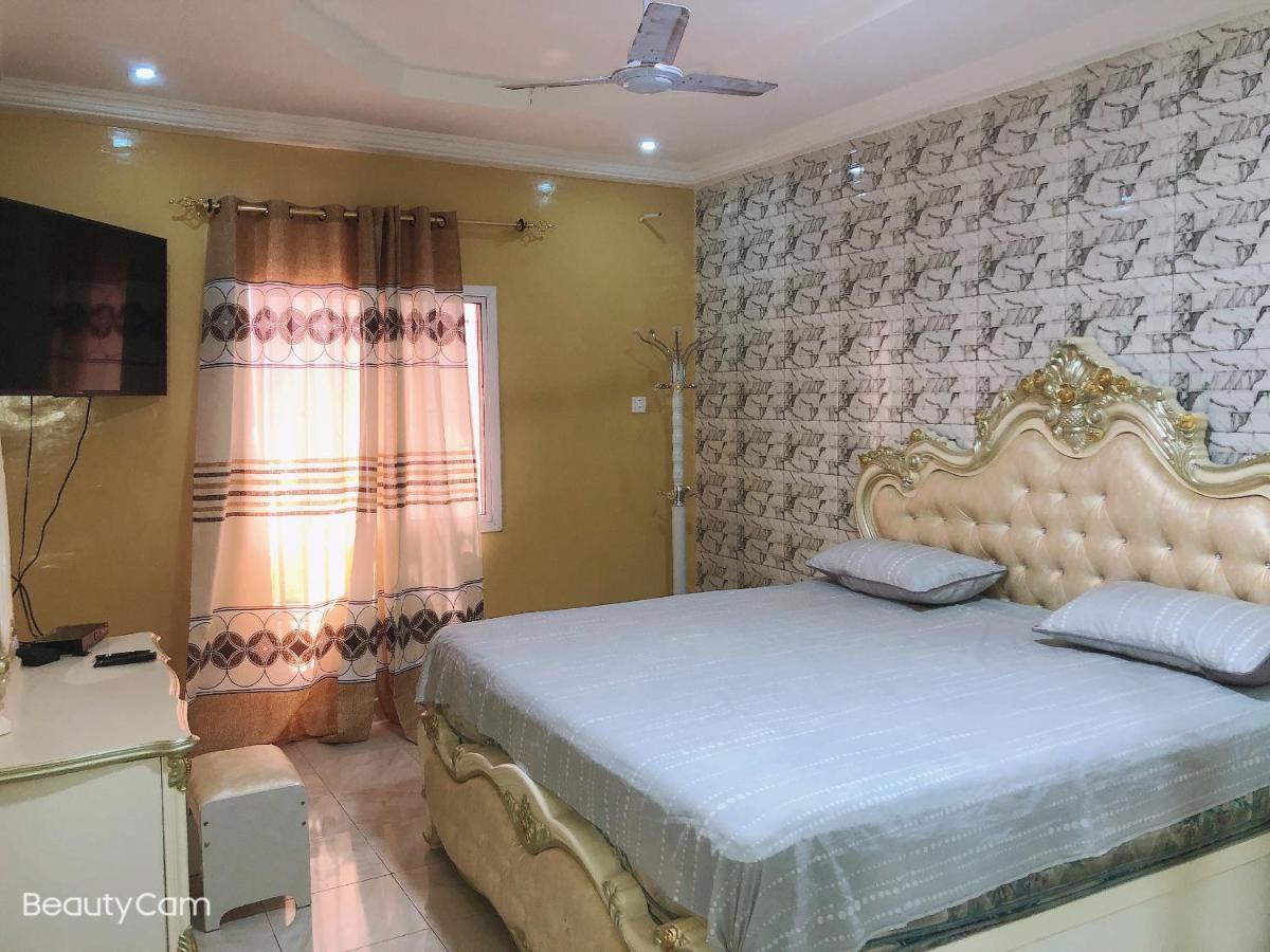 Awamuulamin Manneh Guest House Abuko المظهر الخارجي الصورة