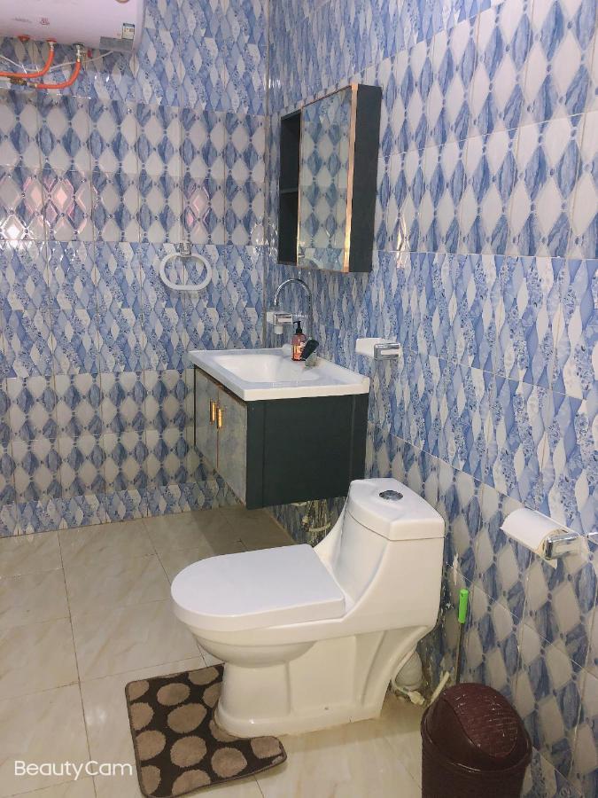 Awamuulamin Manneh Guest House Abuko المظهر الخارجي الصورة