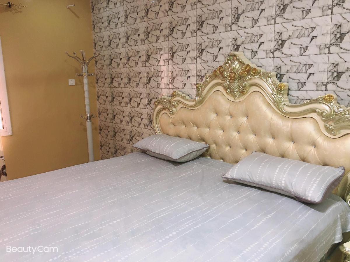 Awamuulamin Manneh Guest House Abuko المظهر الخارجي الصورة