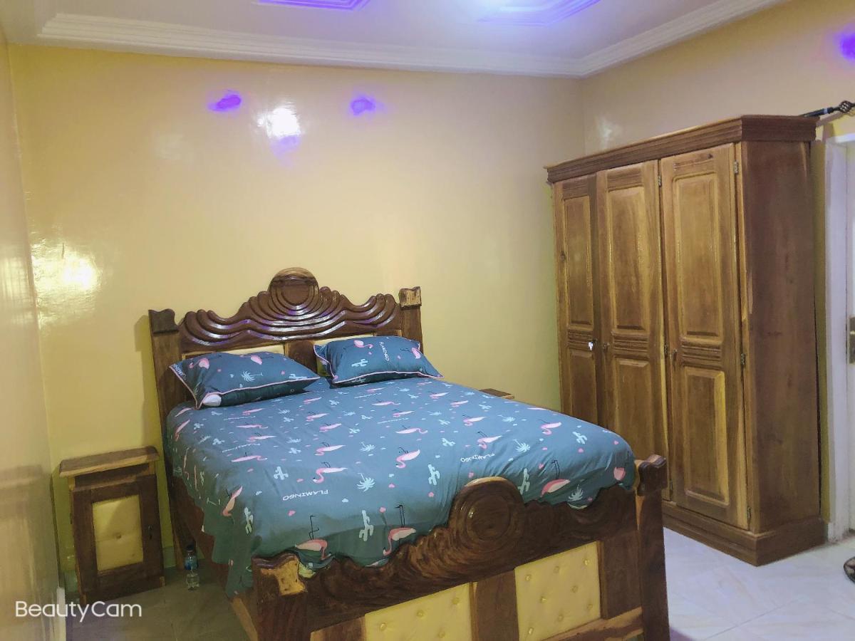 Awamuulamin Manneh Guest House Abuko المظهر الخارجي الصورة