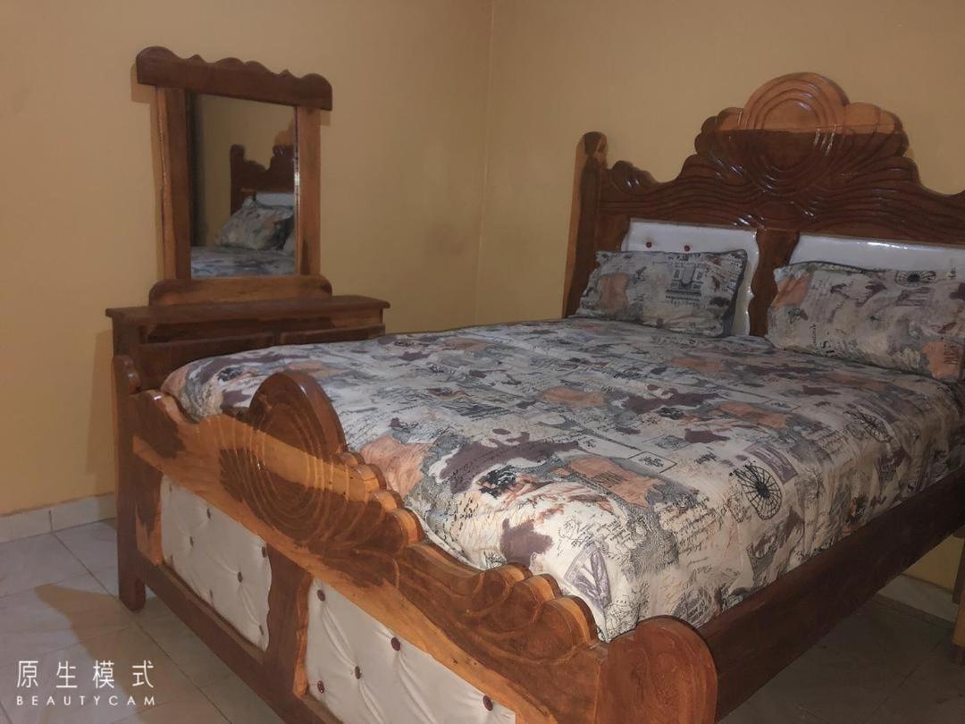 Awamuulamin Manneh Guest House Abuko المظهر الخارجي الصورة