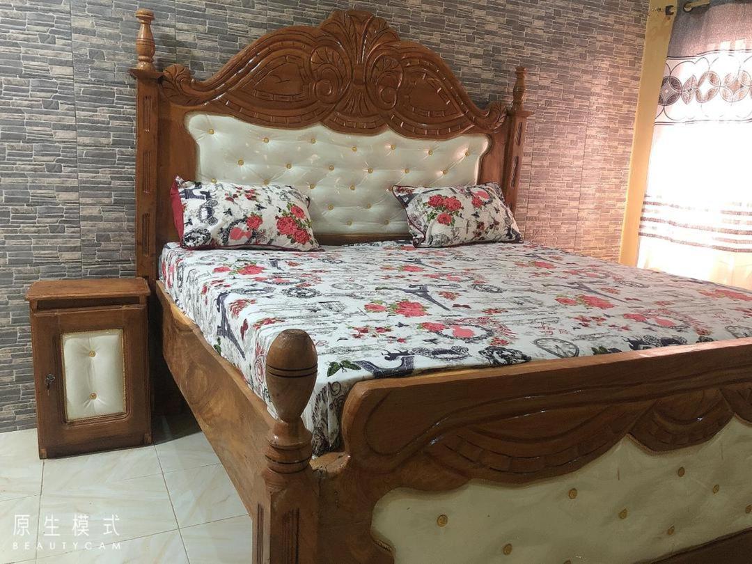 Awamuulamin Manneh Guest House Abuko المظهر الخارجي الصورة